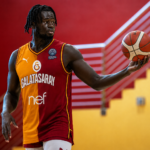 Oumar Ballo bajo la lupa: el nuevo cupo de Valencia Basket que se fogueará en Turquía